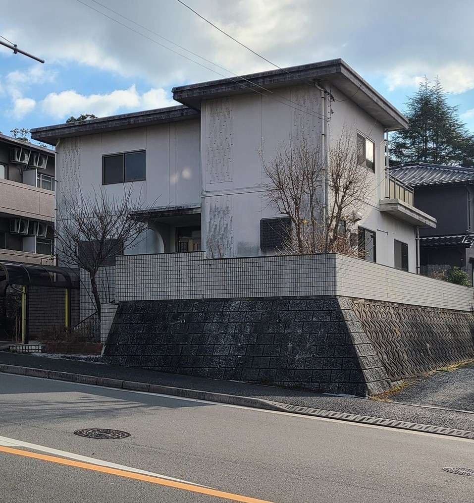 広島市佐伯区五月が丘で中古戸建の不動産買い取り査定と修繕工事